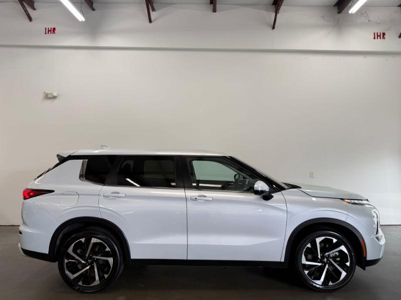 Mitsubishi Outlander SE 2024