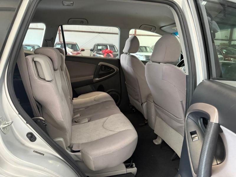 Toyota RAV4 LE 2007