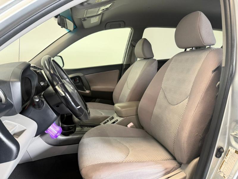 Toyota RAV4 LE 2007