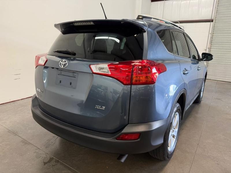 Toyota RAV4 XLE 2014