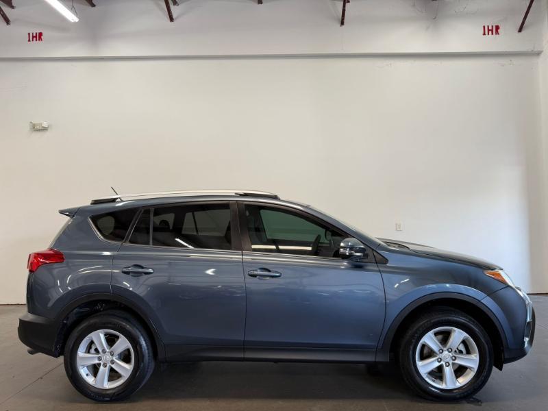 Toyota RAV4 XLE 2014