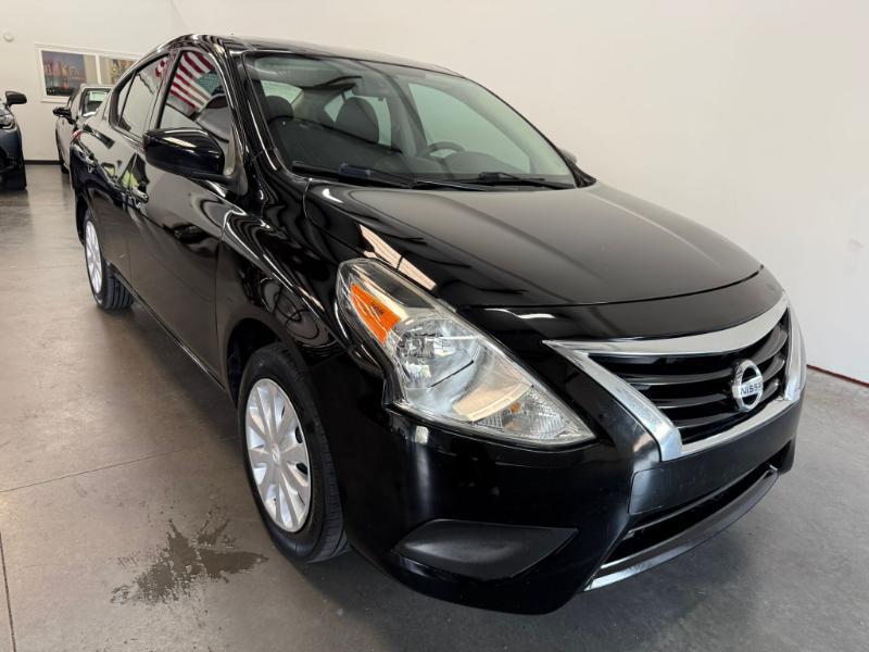 Nissan Versa  2019