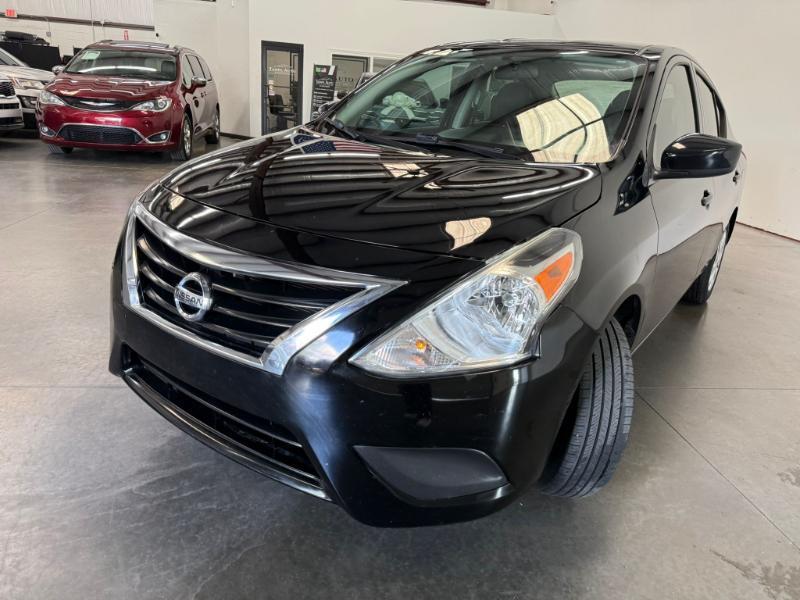 Nissan Versa  2019
