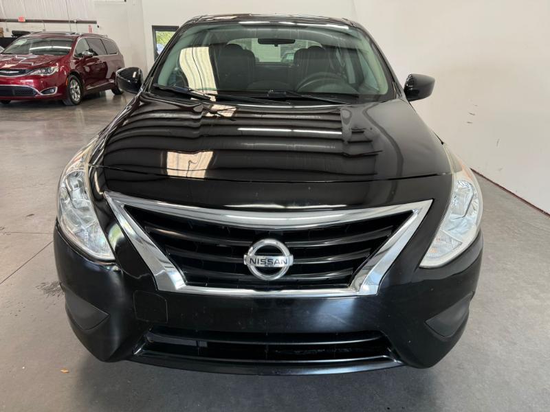 Nissan Versa  2019