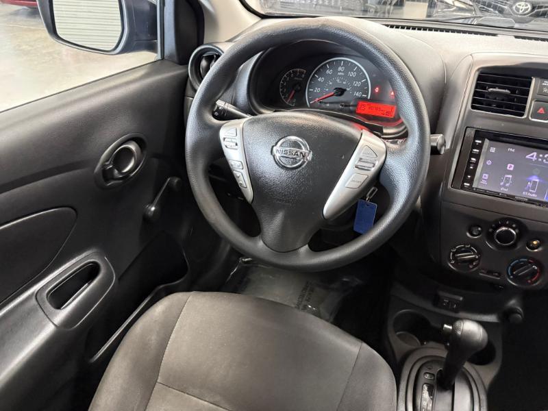 Nissan Versa  2019