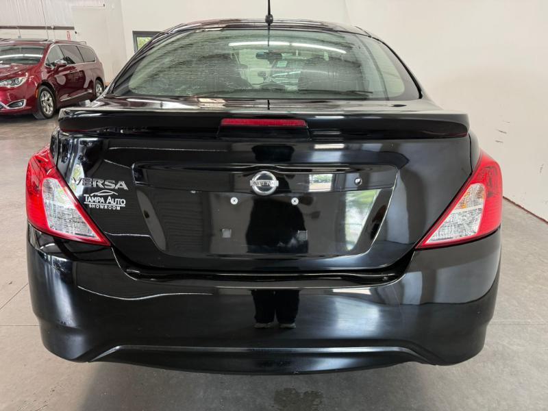 Nissan Versa  2019