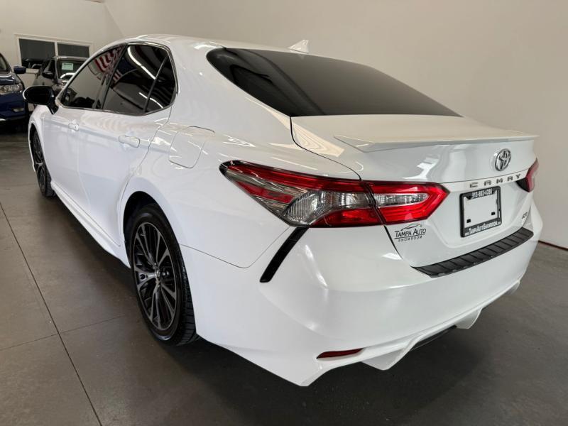 Toyota Camry SE 2019