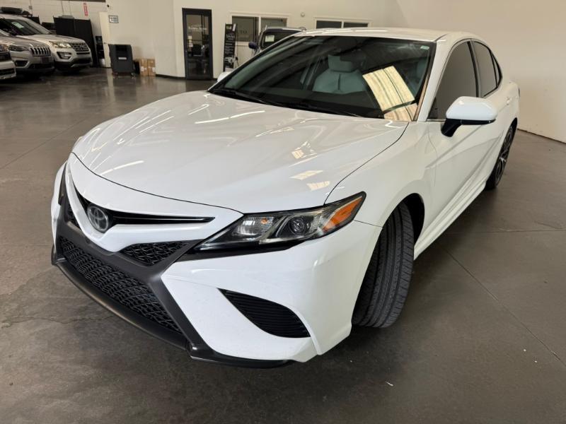 Toyota Camry SE 2019