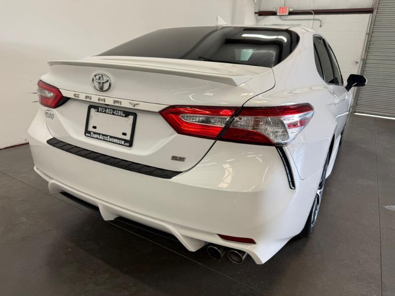 Toyota Camry SE 2019
