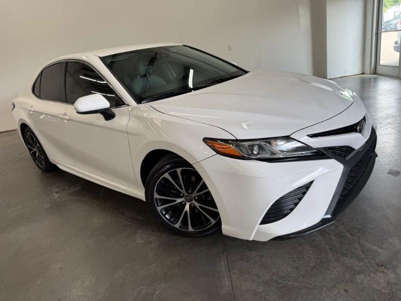 Toyota Camry SE 2019