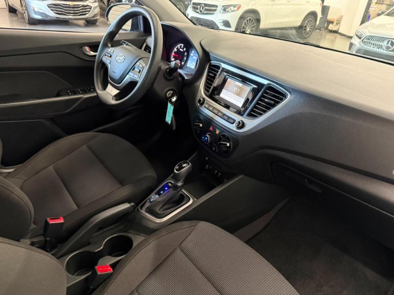 2020 Hyundai Accent SE - Photo 14
