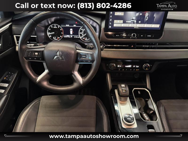 2025 Mitsubishi Outlander SE