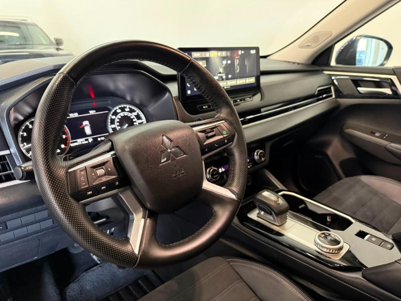Mitsubishi Outlander SE 2025