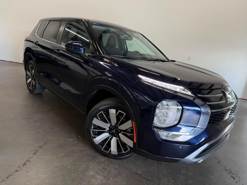 Mitsubishi Outlander SE 2025