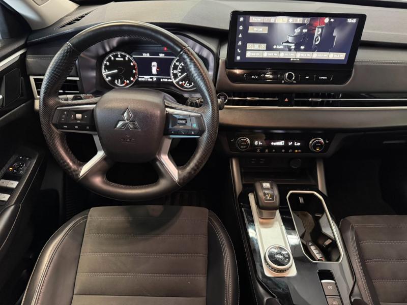 Mitsubishi Outlander SE 2025