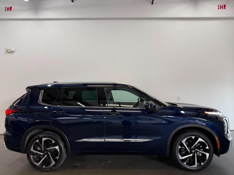 Mitsubishi Outlander  2022