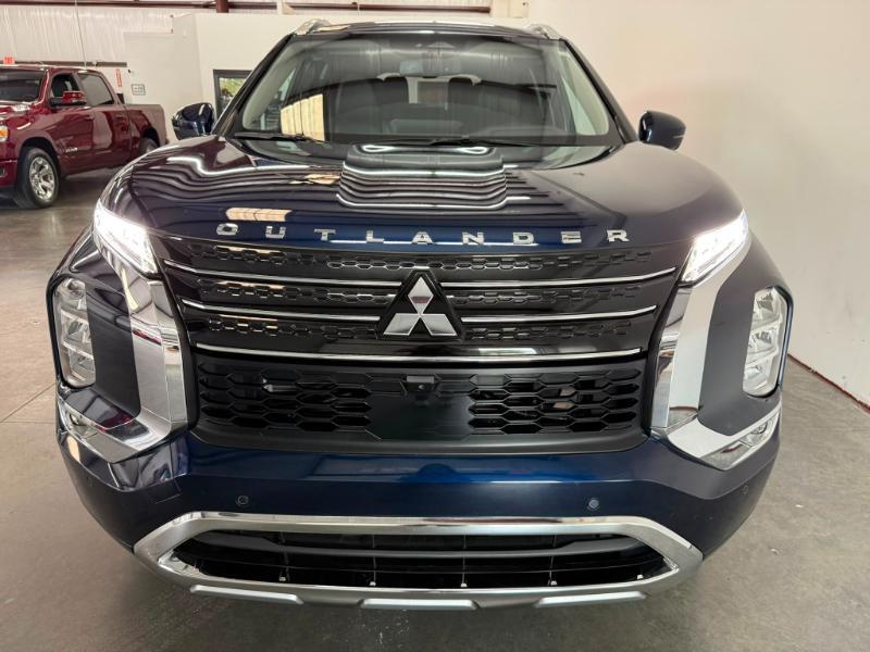 Mitsubishi Outlander  2022