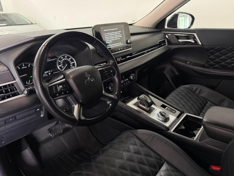 Mitsubishi Outlander  2022
