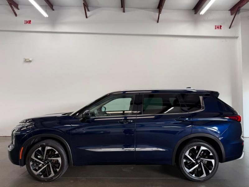 Mitsubishi Outlander  2022