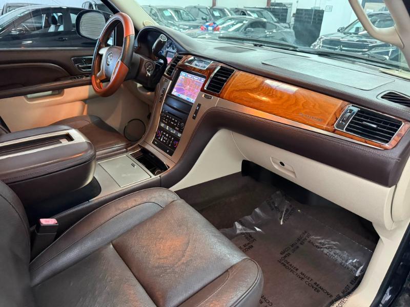 Cadillac Escalade Platinum 2WD 2014