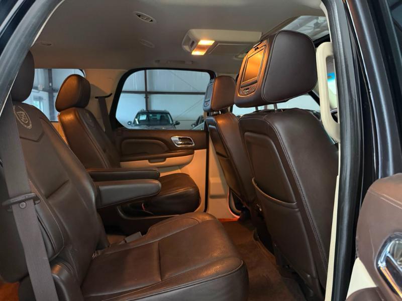 Cadillac Escalade Platinum 2WD 2014