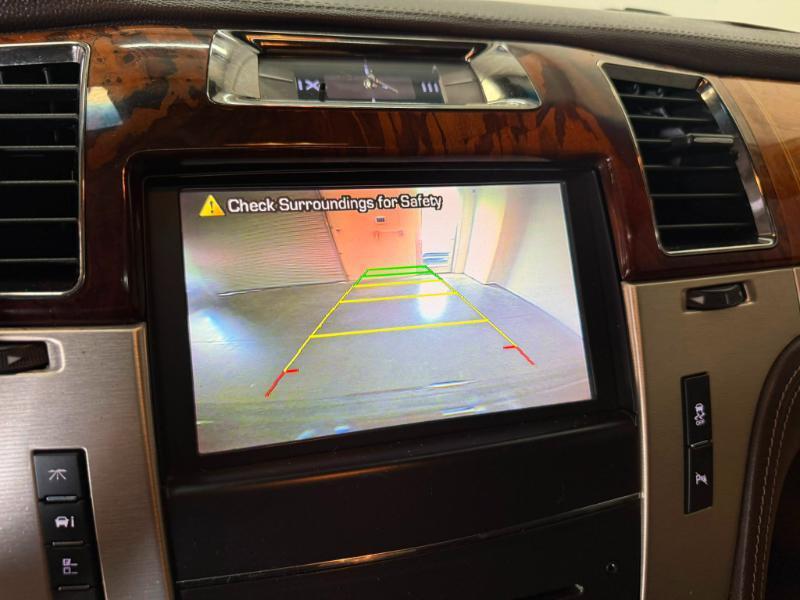 Cadillac Escalade Platinum 2WD 2014