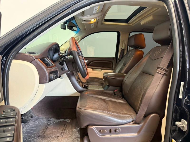 Cadillac Escalade Platinum 2WD 2014