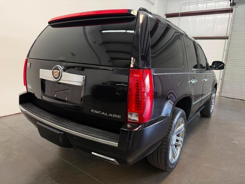 Cadillac Escalade Platinum 2WD 2014