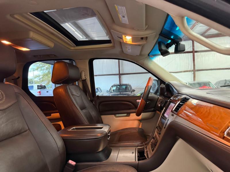 Cadillac Escalade Platinum 2WD 2014