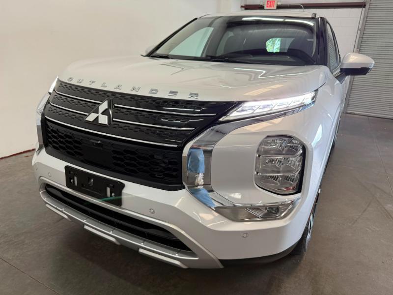 Mitsubishi Outlander SE 2WD 2024