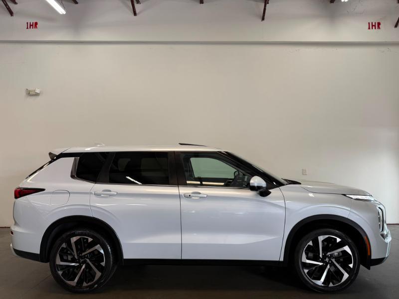 Mitsubishi Outlander SE 2WD 2024