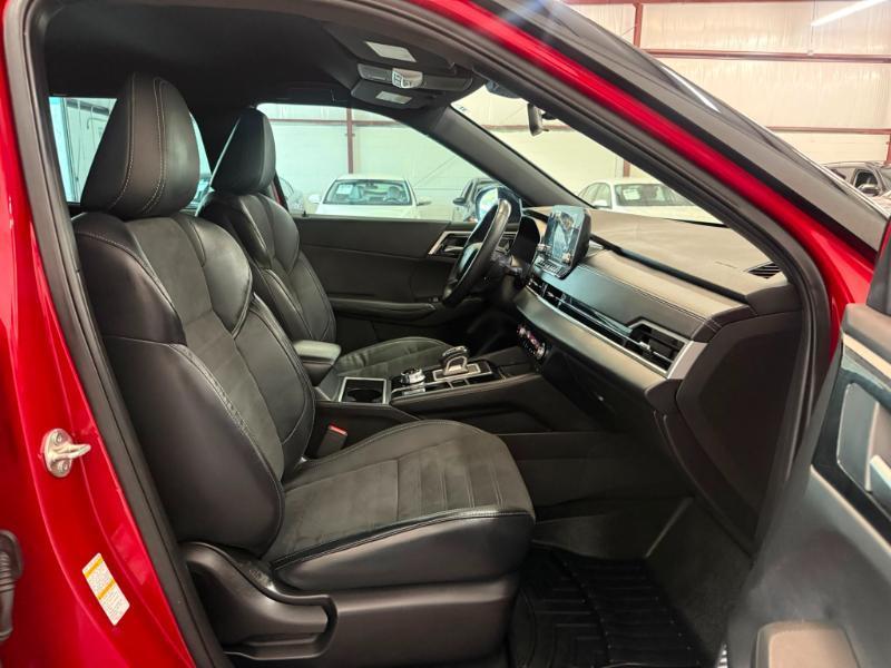Mitsubishi Outlander  2023