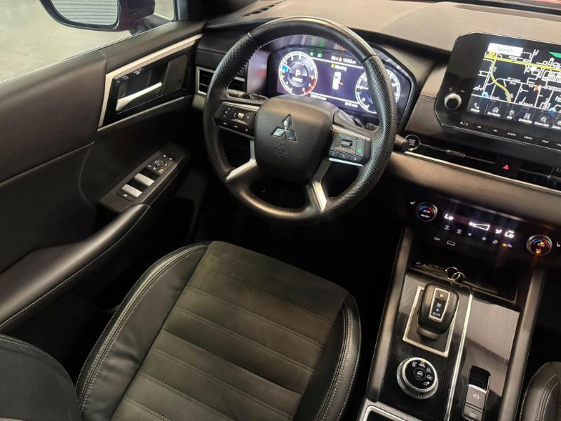 Mitsubishi Outlander  2023