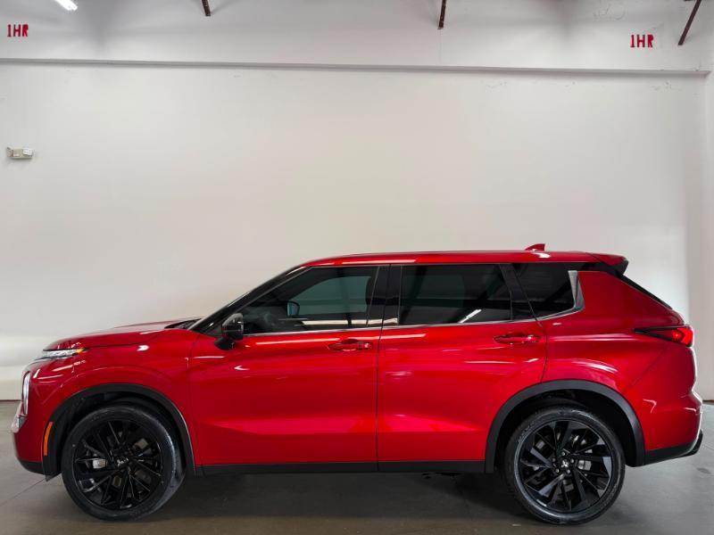Mitsubishi Outlander  2023