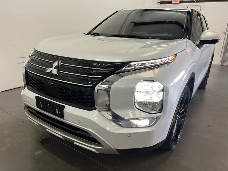 Mitsubishi Outlander SE 2WD 2023