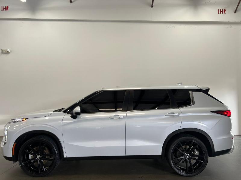 Mitsubishi Outlander SE 2WD 2023