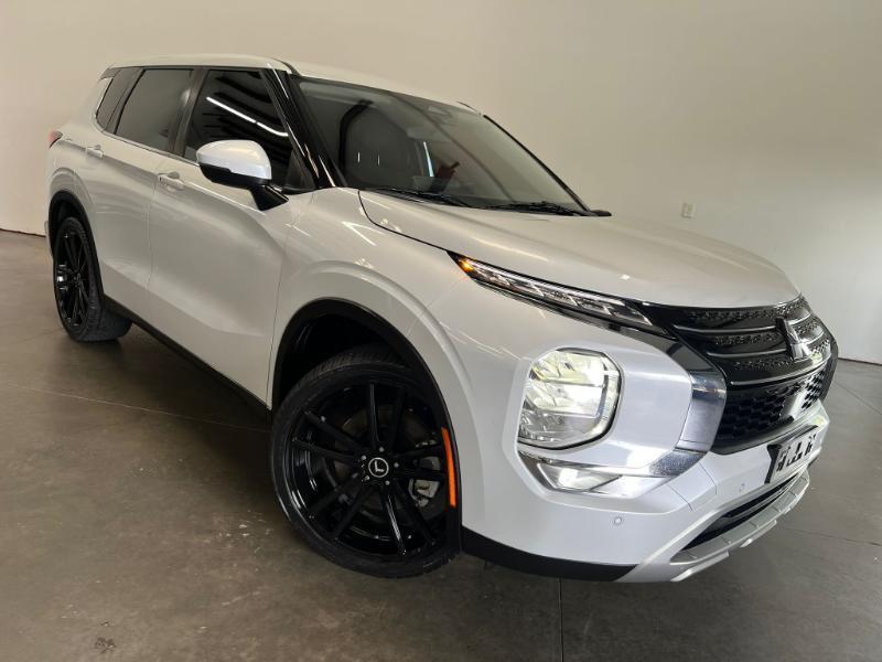 Mitsubishi Outlander SE 2WD 2023