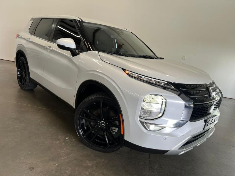 Mitsubishi Outlander SE 2WD 2023