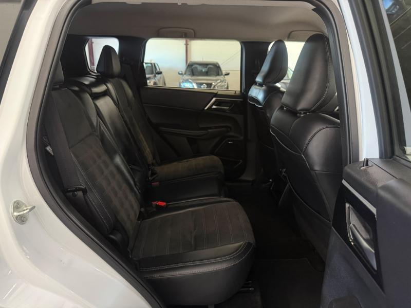 Mitsubishi Outlander SE 2WD 2025