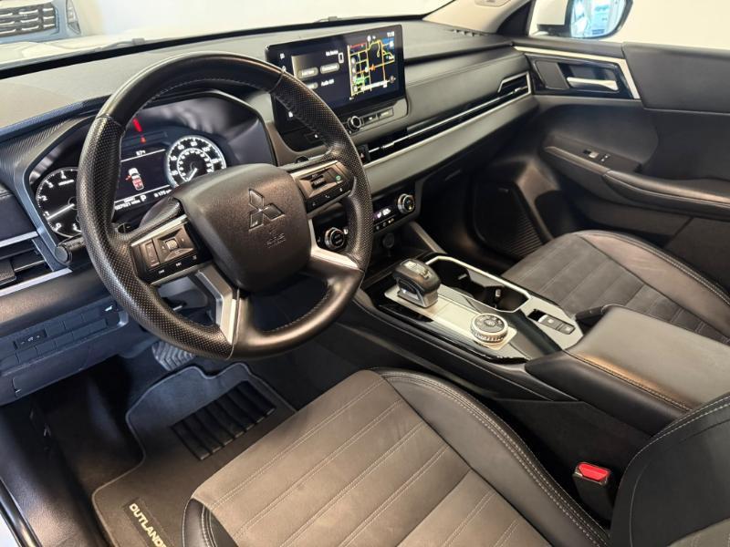 Mitsubishi Outlander SE 2WD 2025