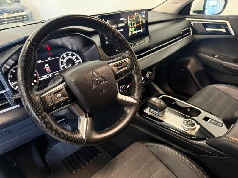 Mitsubishi Outlander SE 2WD 2025