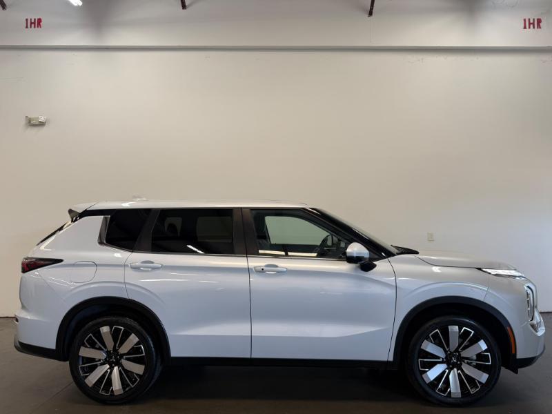 Mitsubishi Outlander SE 2WD 2025