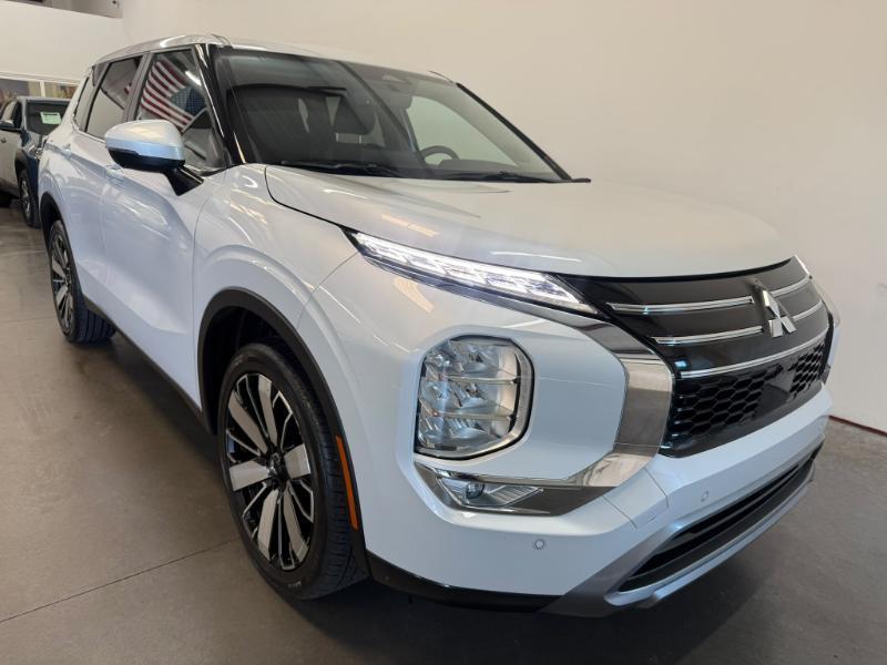 Mitsubishi Outlander SE 2WD 2025