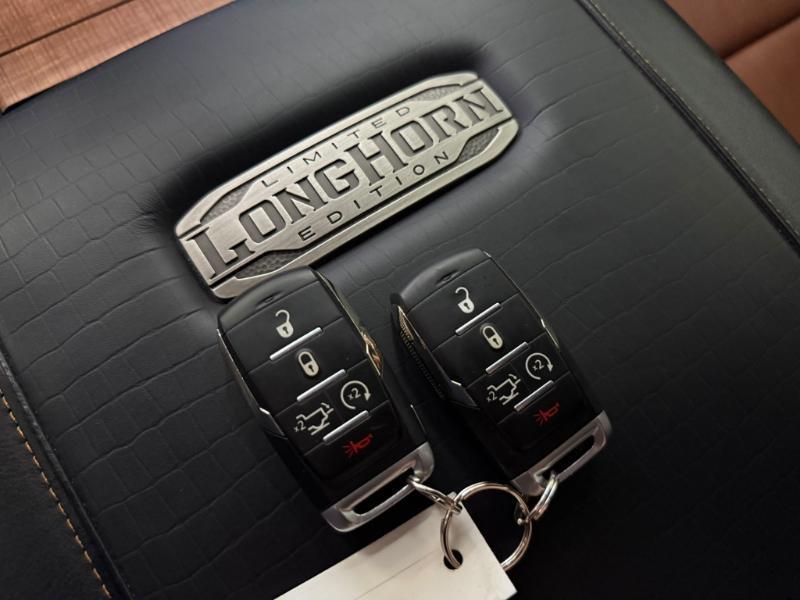 RAM 1500 Longhorn Crew Cab SWB 4WD 2022