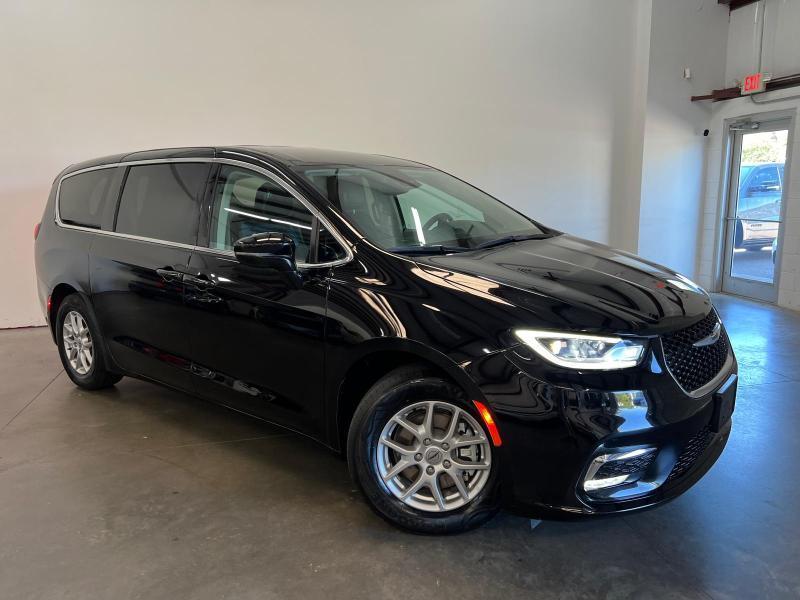 Chrysler Pacifica Touring L 2024