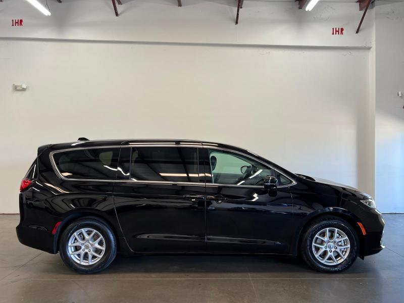 Chrysler Pacifica Touring L 2024