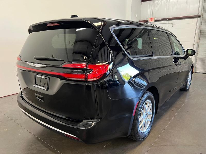 Chrysler Pacifica Touring L 2024