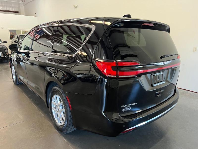 Chrysler Pacifica Touring L 2024