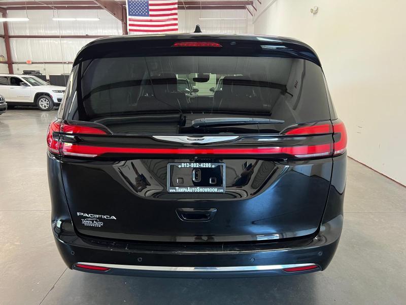 Chrysler Pacifica Touring L 2024