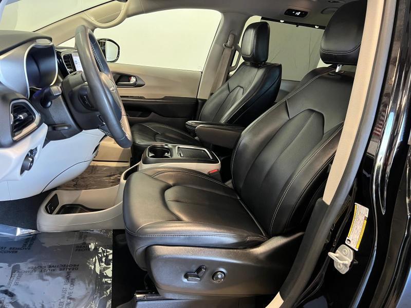 Chrysler Pacifica Touring L 2024
